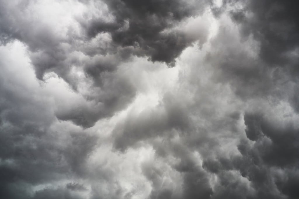 Nuvens em céu nublado