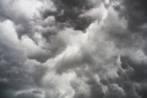 Nuvens em céu nublado