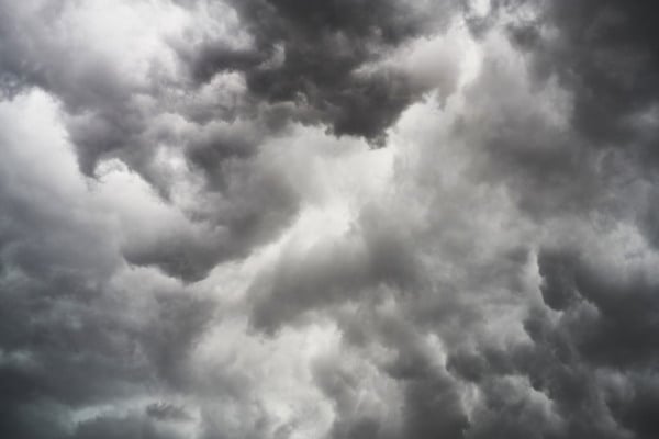 Nuvens em céu nublado