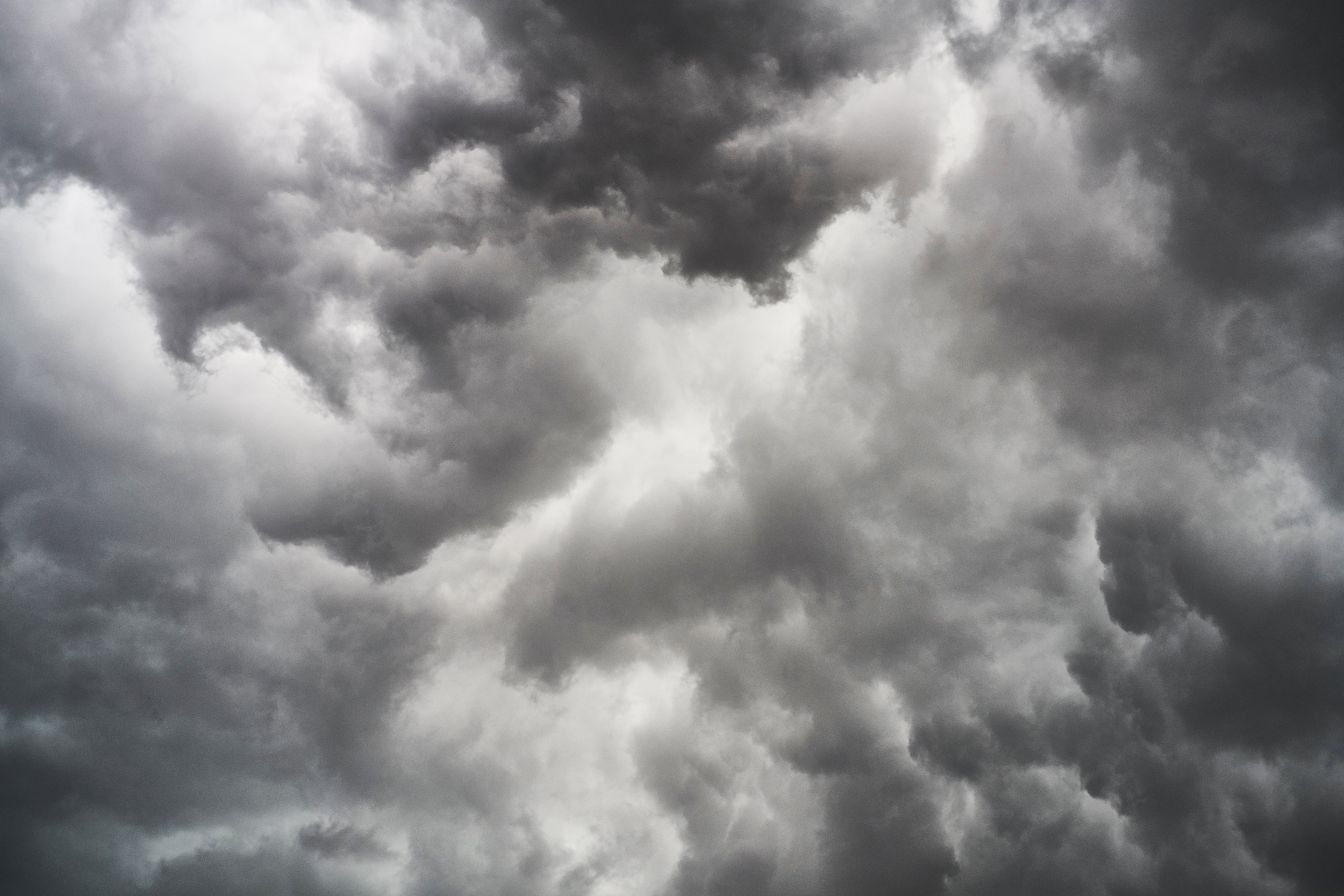 Nuvens em céu nublado