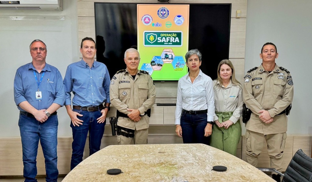 comandante da pm e lideranças da aiba em reunião sobre balanço da operação safra na região oeste