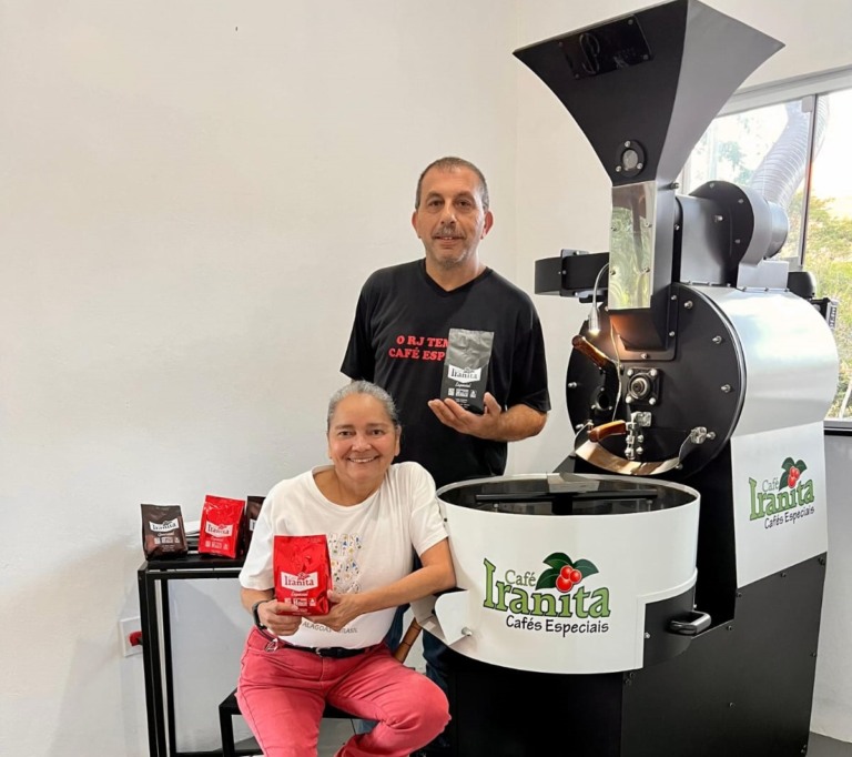 Casal produtor do Café Iranita