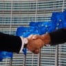 apertro de mãos com membro da União Europeia (UE)