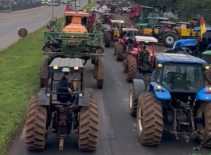 produtores fazem tratoraço no norte do Rio Grande do Sul