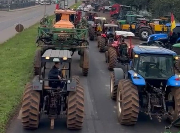 produtores fazem tratoraço no norte do Rio Grande do Sul