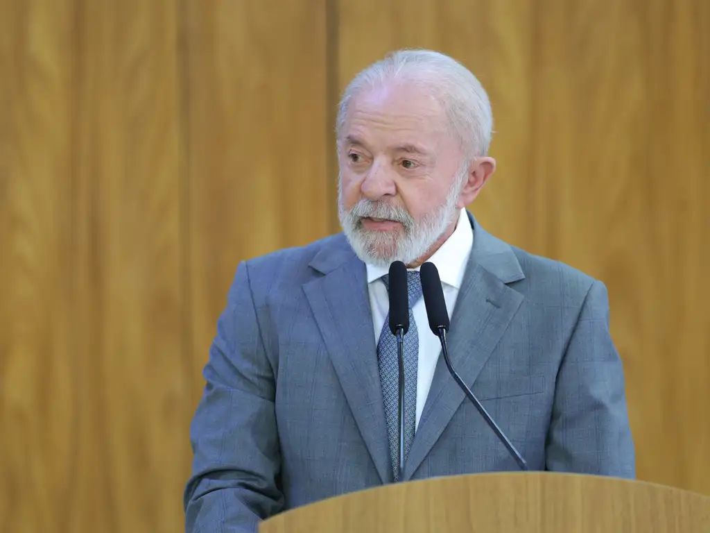 Lula define três frentes de reação a tarifaço de Trump