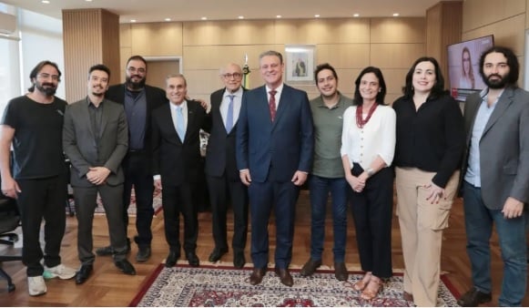 Fávaro recebe representantes da Associação Flor da Vida / Divulgação