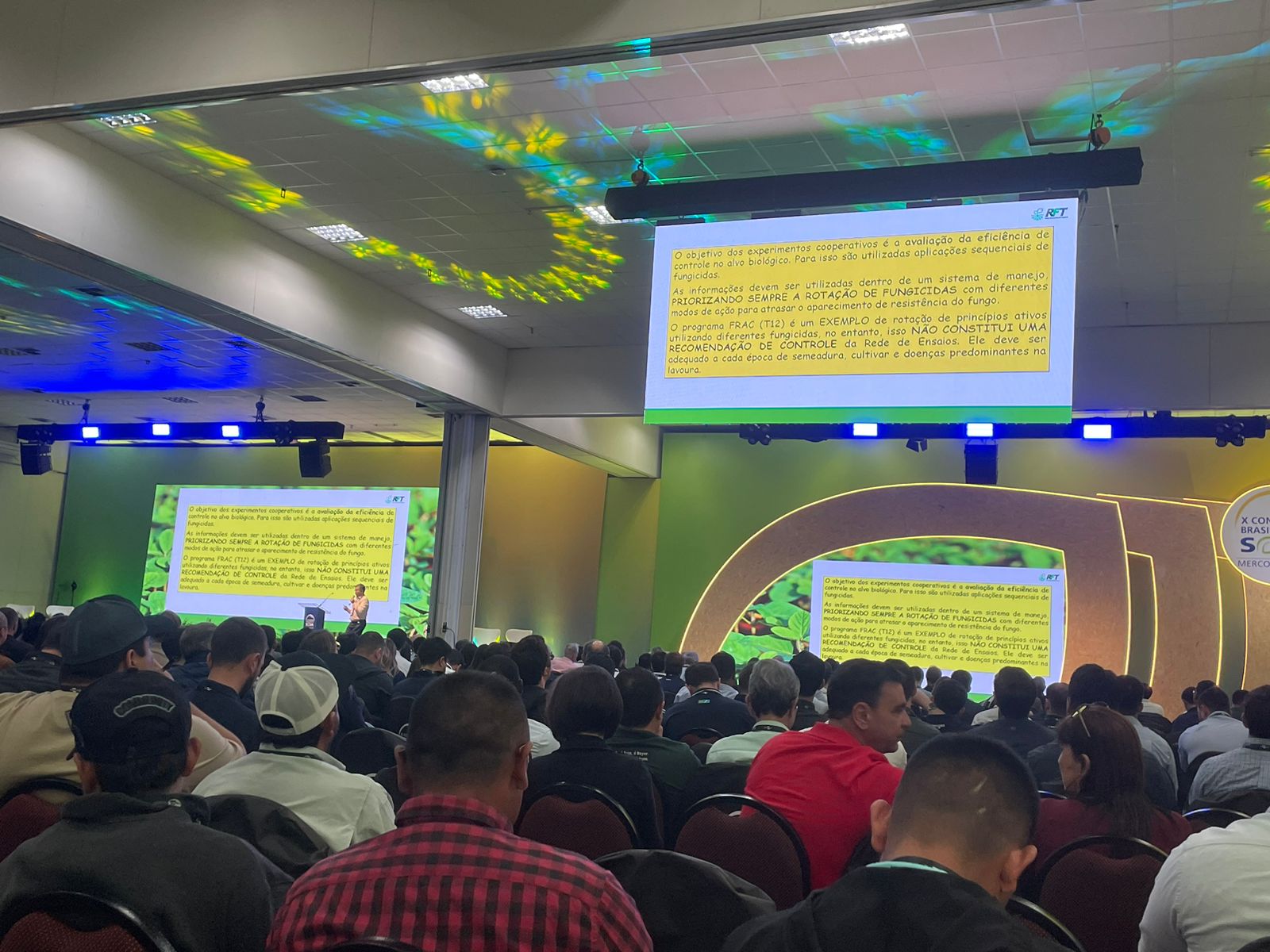 Ameaças à soja: doenças e estratégias de combate são apresentadas em painel