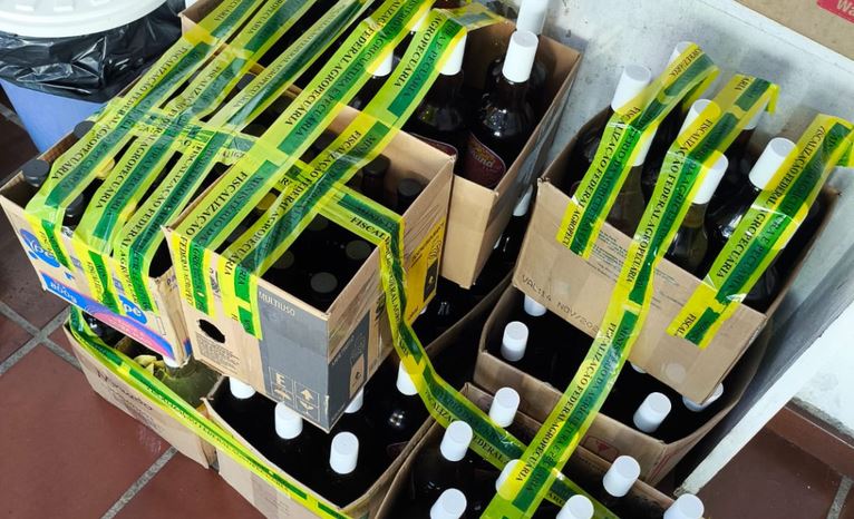 Mais de 1.300 litros de bebidas irregulares são apreendidos pelo Ministério da Agricultura