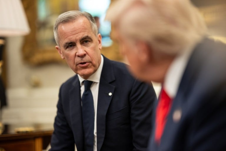 Mark Carney, primeiro ministro do Canadá em  conversa com Donald Trump - Divulgação Casa Branca