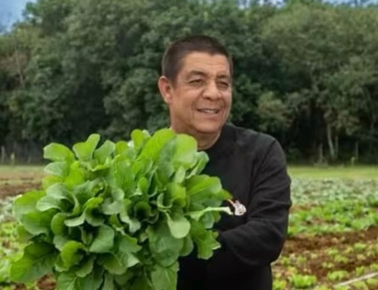 Zeca Pagodinho fecha parceria com Embrapa e doa terreno para projeto de agricultura familiar
