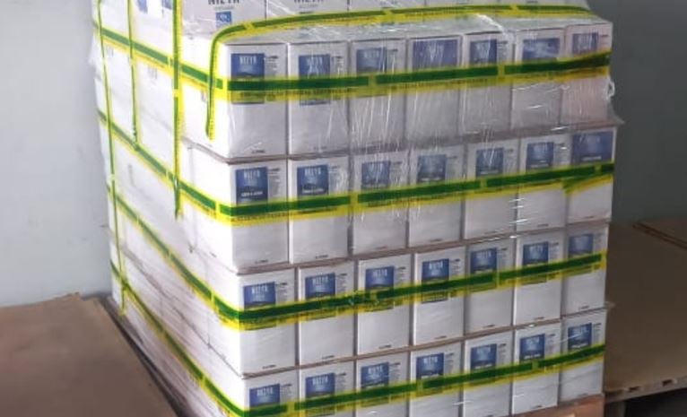 Mais de 1,6 mil litros de bebidas irregulares são apreendidas em destilaria no Paraná