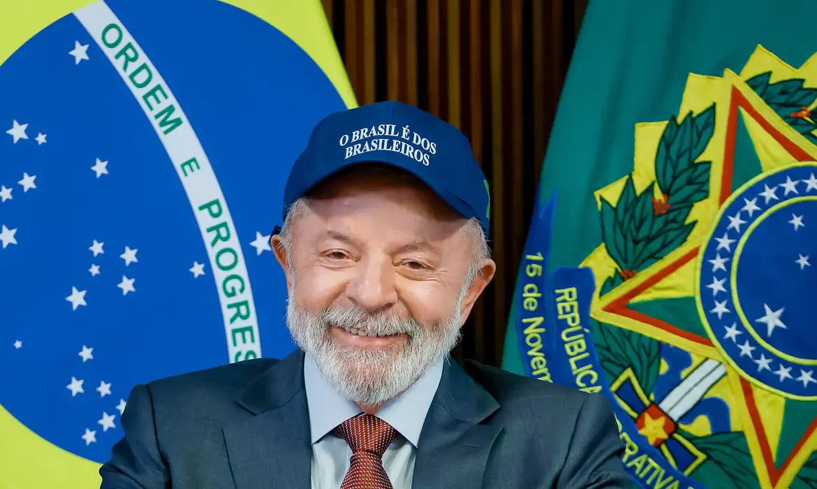 Lula fala em negociar tarifaço, mas diz que não aceita que país seja tratado como subalterno