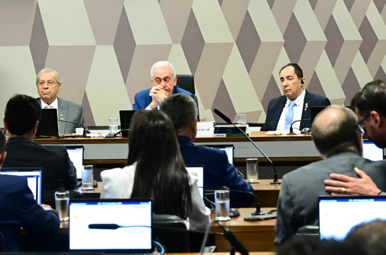 CCJ, Comissão de Constituição e Justiça, Senado