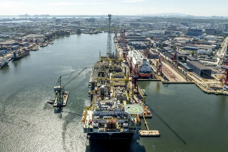 Novo navio-plataforma chega ao pré-sal e pode elevar produção em até 20%