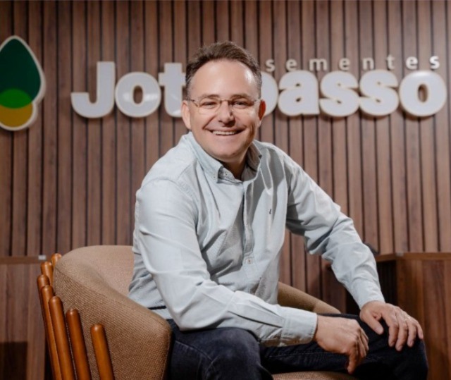 Mostrar Tages Martinelli