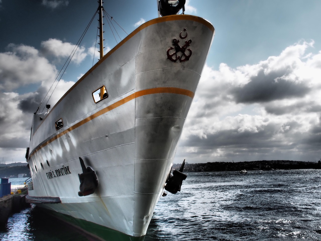Navios fantasmas atracam no Brasil com diesel barato, mas cheios de riscos ao agro