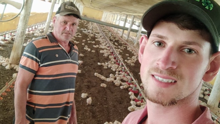 'Meus pais me ensinaram a amar o que a gente faz', diz jovem produtor do RS