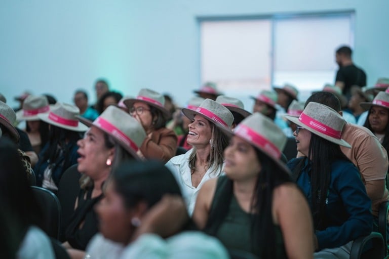 Na foto, mostra empreendedoras rurais em um evento em Alagoas