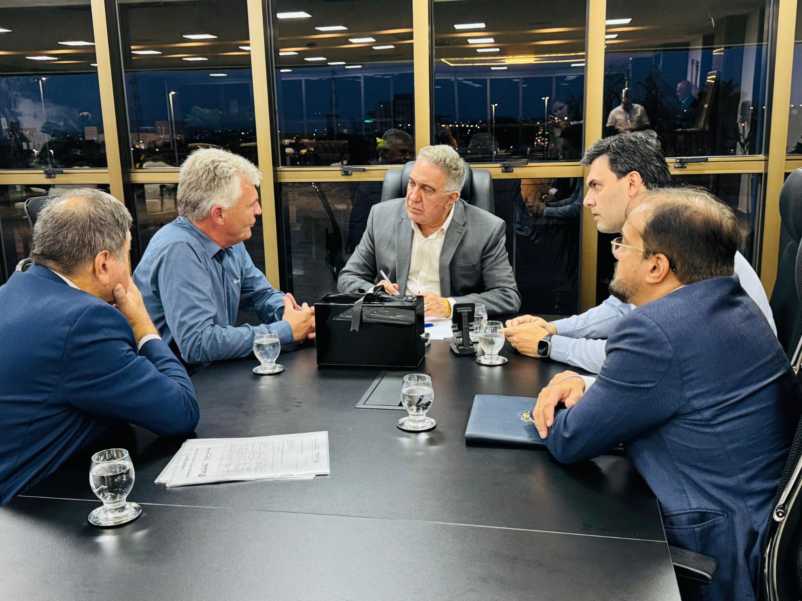 Líderes de cooperativa se reúnem com governador do Tocantins para tratar de demandas do agronegócio