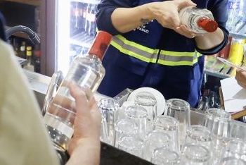 Câmara aprova pena de até 15 anos para quem adulterar bebidas