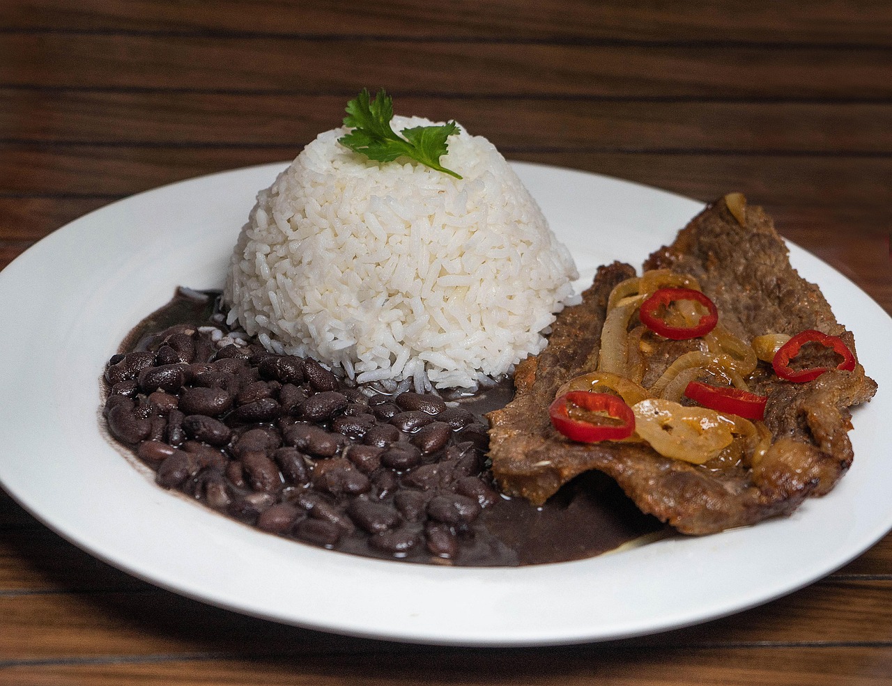 prato feito arroz feijão