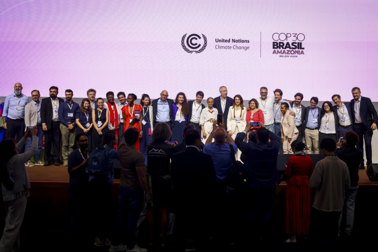 22.11.2025 - Belém - COP30 - Presidente da COP30 Andre Correa do Lago posa para foto durante plenária de encerramento da 30ª Conferência das Partes (COP30).  Foto de Ueslei Marcelino/COP30

22.11.2025 - Belem - COP30 President Andre Correa do Lago poses for a photo during closing plenary meeting of the 30th Conference of the Parties (COP30). Photo by Ueslei Marcelino/COP30