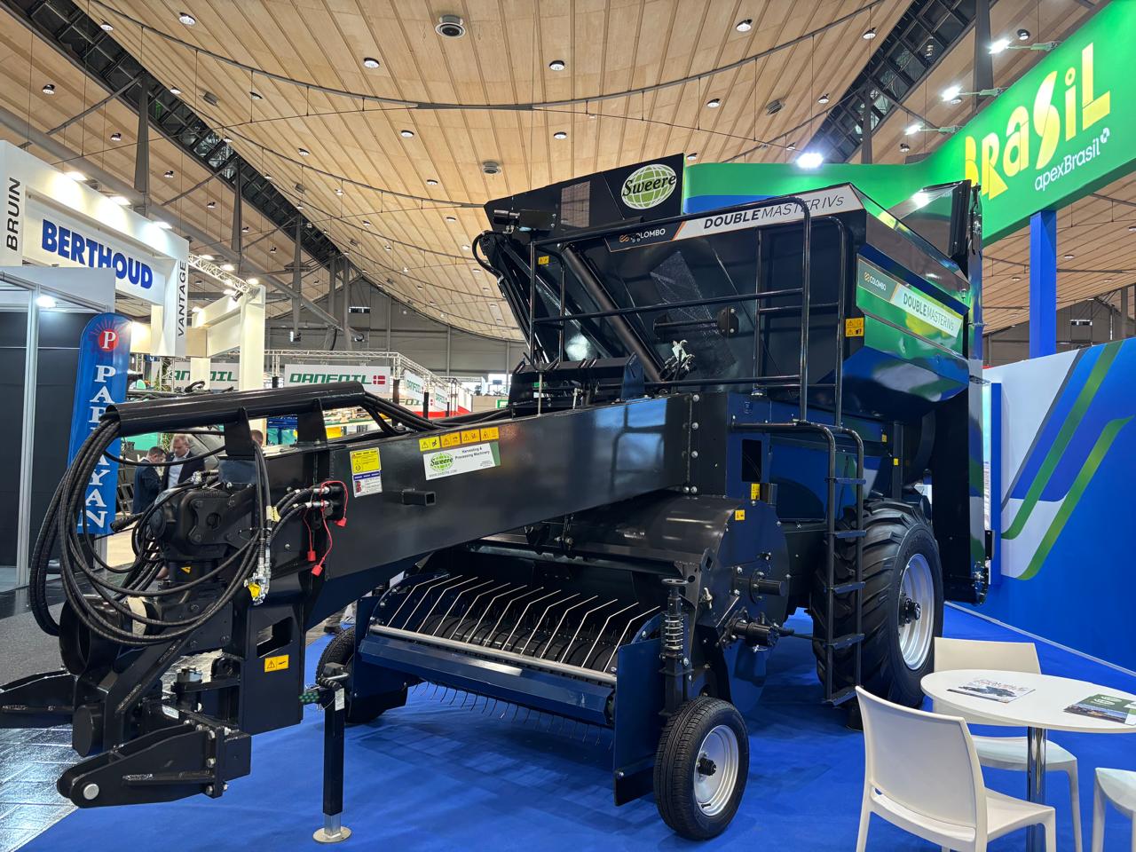 máquina brasileira colhedora feijão