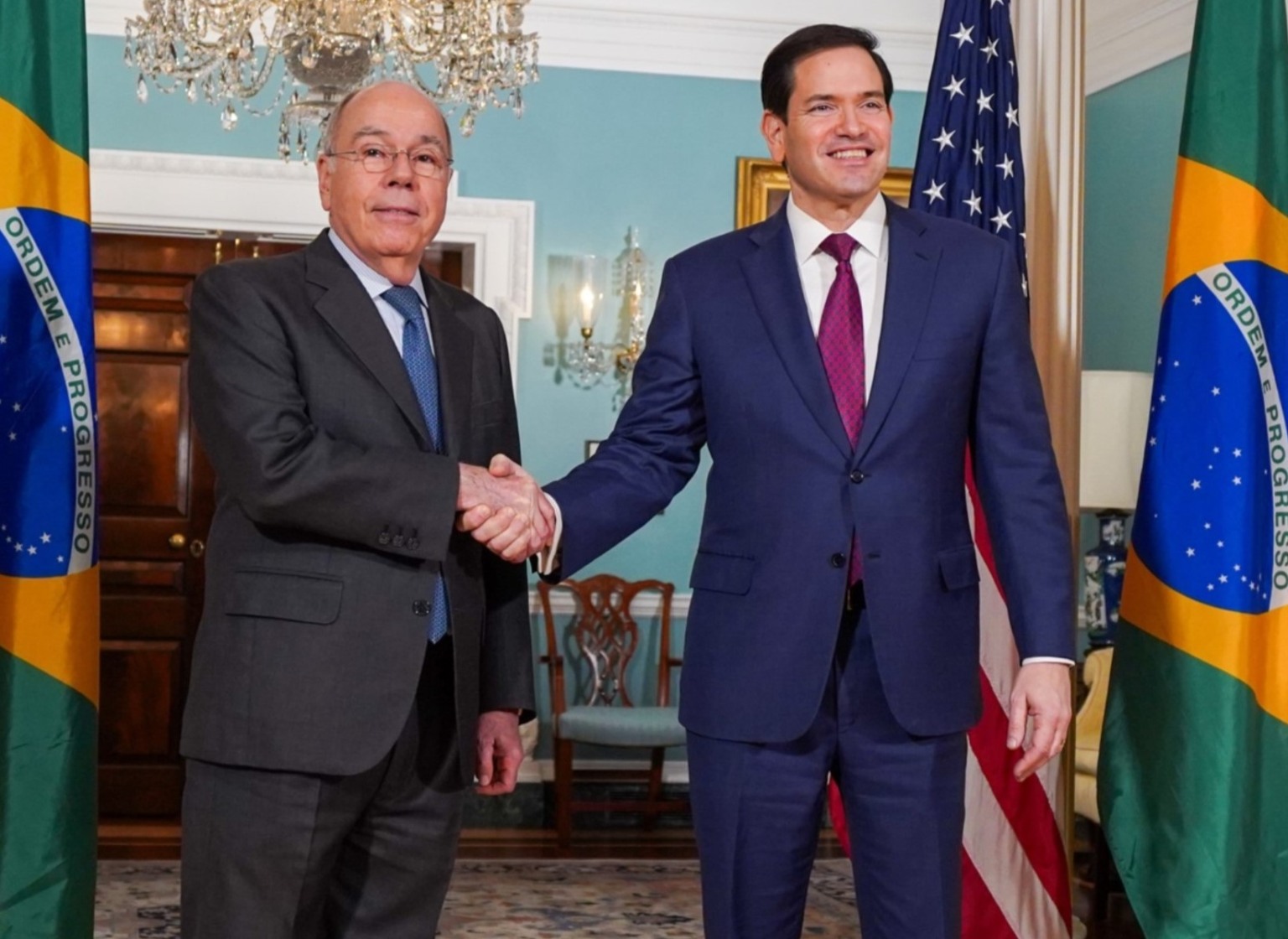 Governo dos EUA quer ‘virar a página’ sobre tarifaço, diz chanceler brasileiro