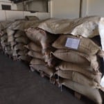 Bebida estranha: Mapa apreende 4,2 toneladas de material usado para adulterar café