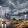Chegada de nova frente fria e ciclone provocam chuva forte no fim de semana; veja a previsão do tempo