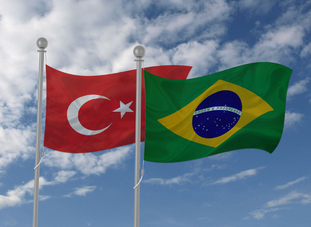 Bandeiras da Turquia e do Brasil