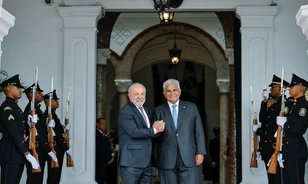 Após investida de Trump, Lula defende neutralidade do Canal do Panamá