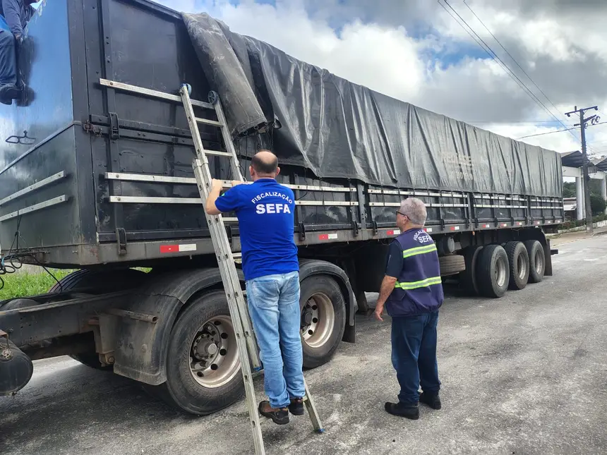 Fiscais apreendem 91 toneladas de soja e 22 toneladas de fertilizantes em operação