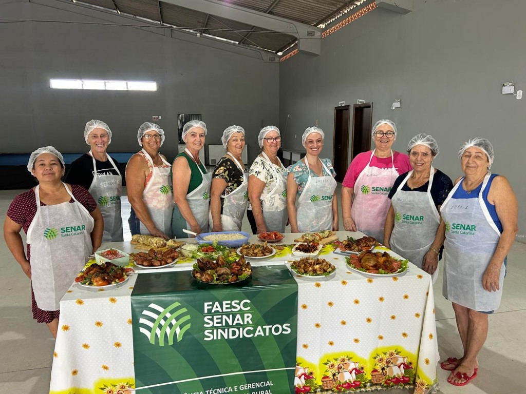 Treinamento de Processamento de Carne de Frango realizado em abril, no município de Nova Erechim, em parceria com o Sindicato de Pinhalzinho Treinamento de Processamento de Carne de Frango realizado em abril, no município de Nova Erechim, em parceria com o Sindicato de Pinhalzinho