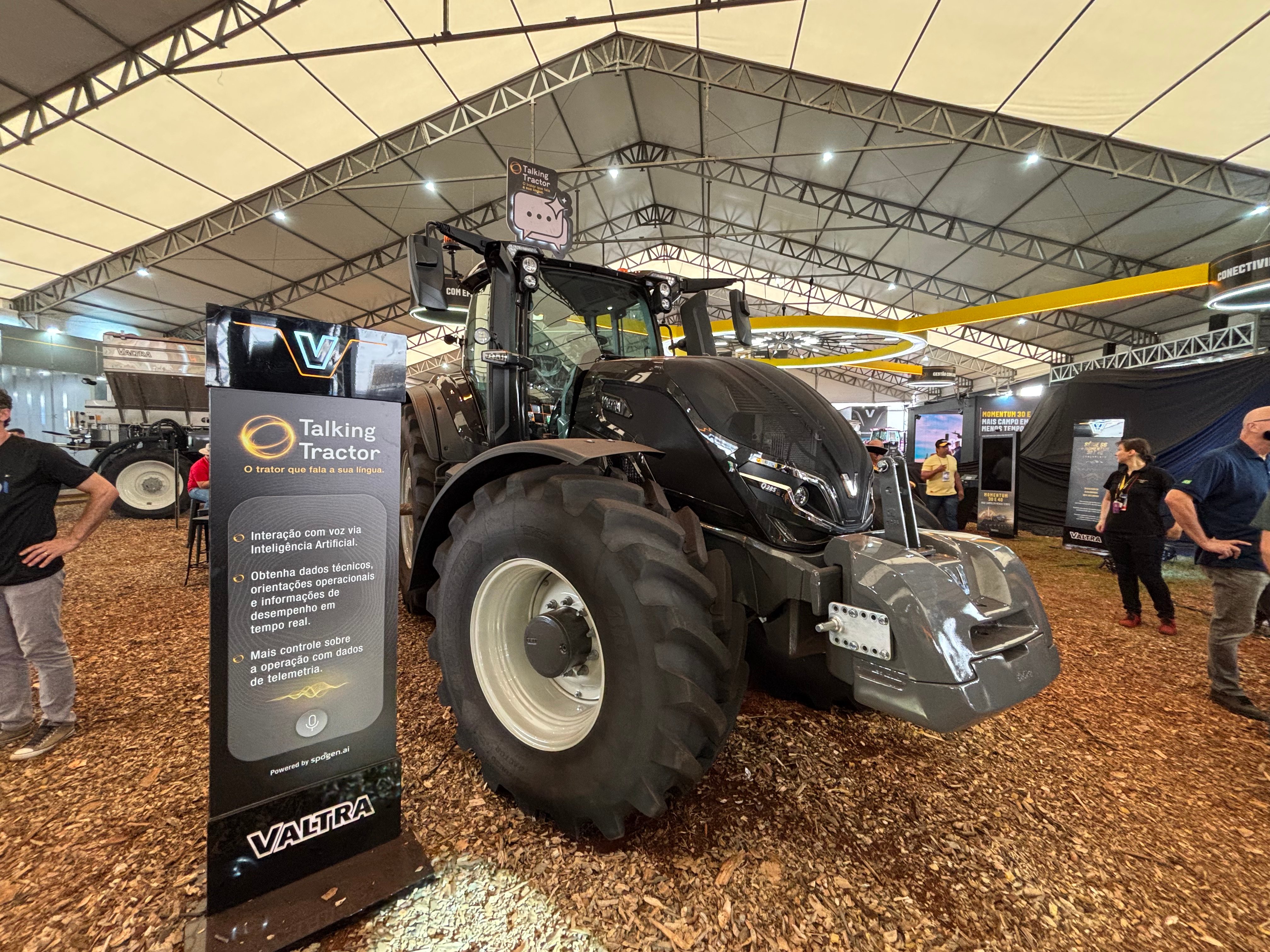 Vendas de máquinas e equipamentos agrícolas despencam em abril
