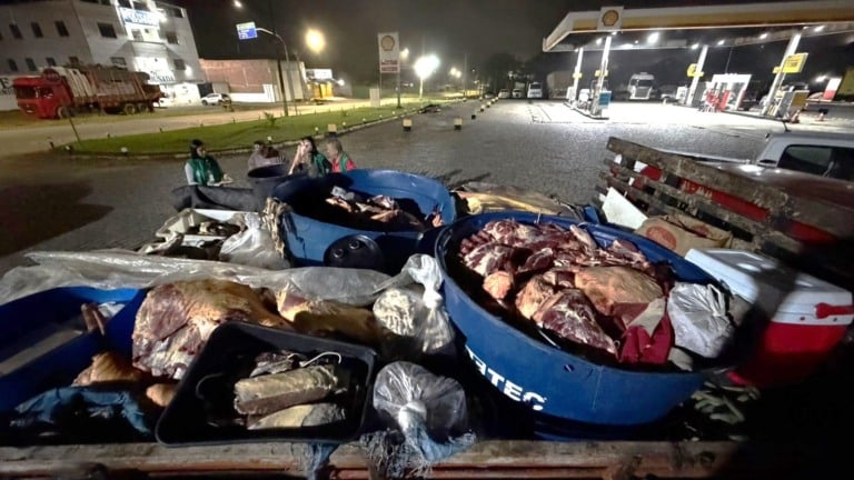 Cerca de 900 quilos de carne apreendidas pela Adab
