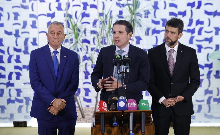 Hugo Motta concede entrevista após reunião do Colégio de Líderes Hugo Motta concede entrevista após reunião do Colégio de Líderes