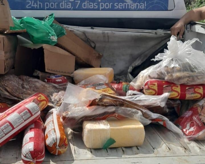 Queijo, ovos e até carne: vigilância apreende mais de 800 kg de alimentos estragados