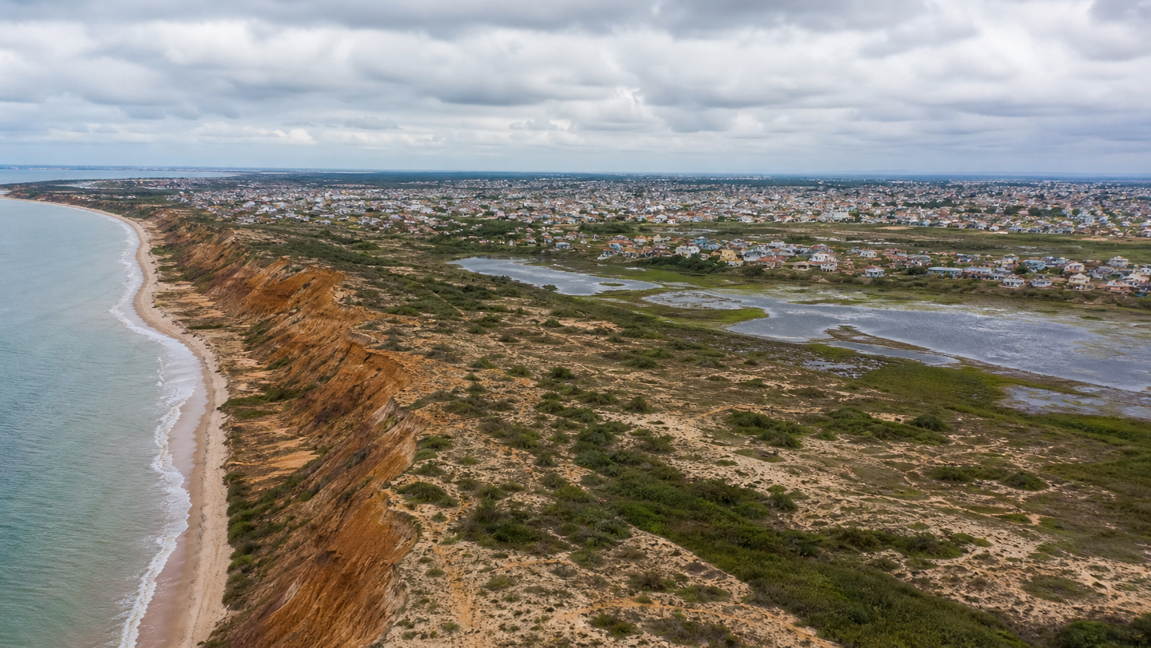 Estudo da UFF aponta instabilidade em 25% da zona costeira no norte fluminense