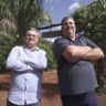 Irmãos desistem da aposentadoria para salvar legado da família e lucram com a criação de frangos