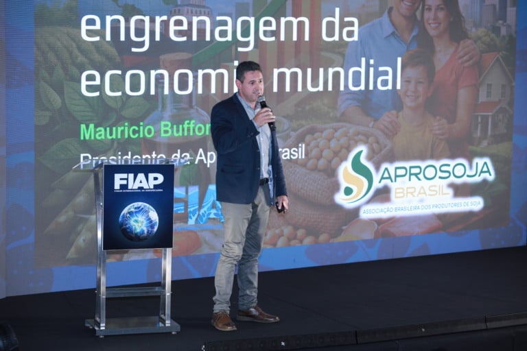 Mauricio Buffon durante sua apresentação no Fiap 2026
