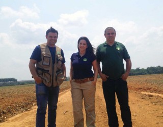 Pedro, Fernanda e Marcelino começam expedição pelo Centro-Oeste (Fernanda Farias/Soja Brasil)