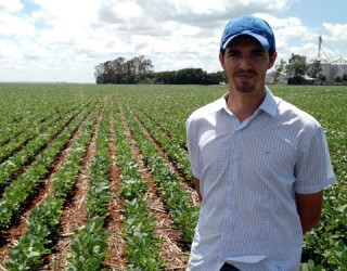O agrônomo Gustavo Maria produz milho pipoca em Campo Novo do Parecis (MT) (Fernanda Farias/Canal Rural)