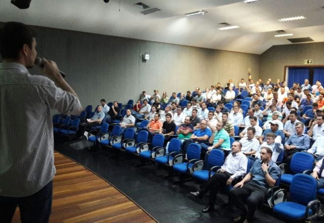 Campo Mourão (PR): Caravana Soja Brasil debate manejo contra estiagens