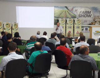 palestra durante caravana do Projeto Soja Brasil