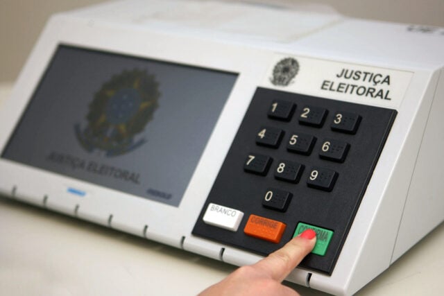 1º turno - eleições 2022 - urna eletrônica - voto - prefeito