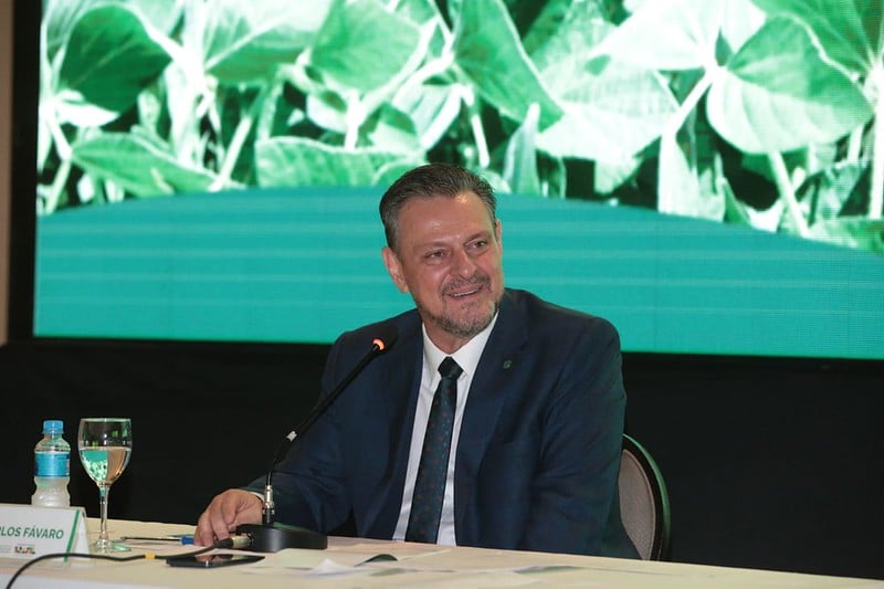 Carlos Fávaro em encontro com ex-ministros da Agricultura