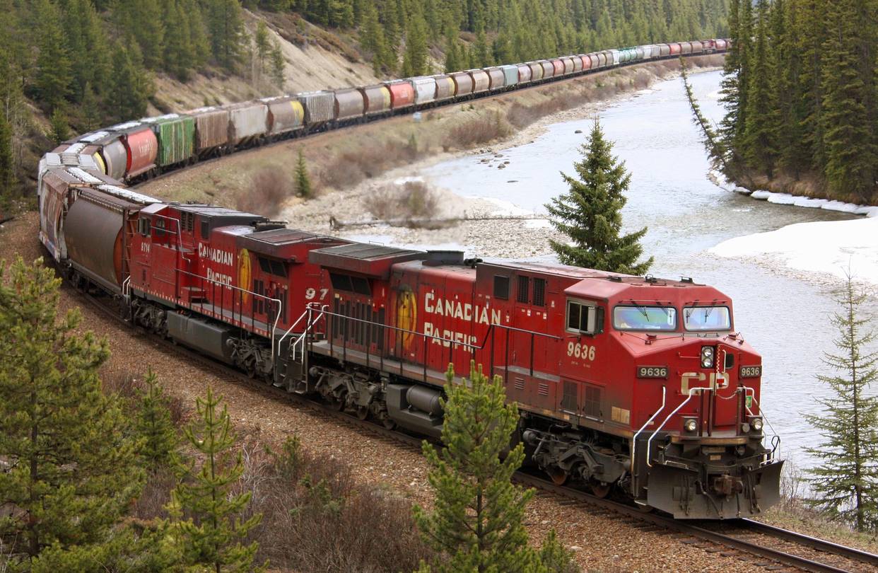 Rail strike ends in Canada