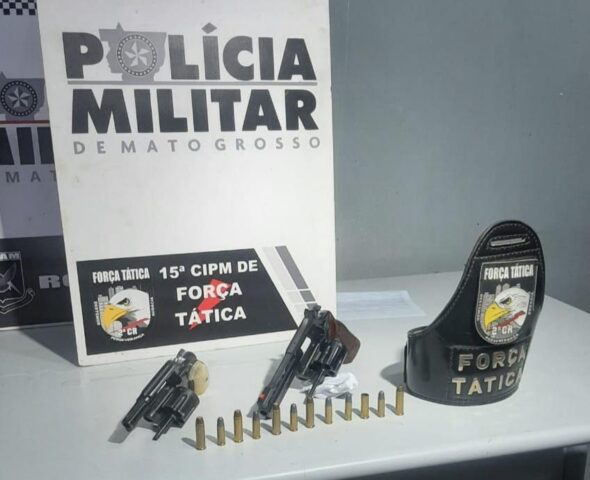 Armas de fogo apreendidas pela Força Tática após prisão de suspeitos de invadir fazenda em MT